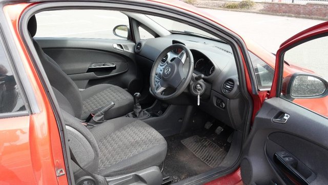 Image 3 of Vauxhall corsa hatchback