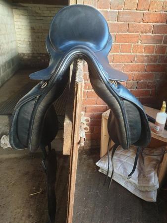 Image 2 of Olnay 17.5 inch dressage saddle with girth