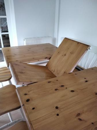 Image 2 of Extendingkitchen table and 6 chairs