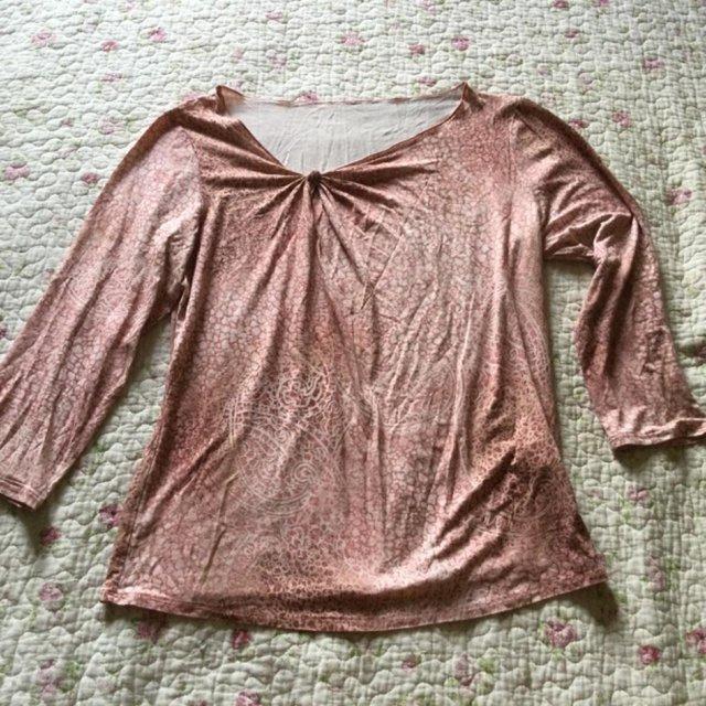 Preview of the first image of Size 16 PRINCIPLES 3/4 Sleeve Pinks Knotted Neck Top.