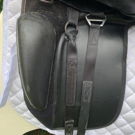 Image 5 of Thorowgood T4 17.5 inch dressage saddle
