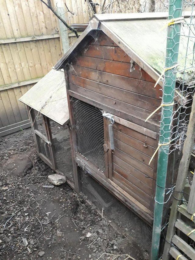 Preview of the first image of chicken coops/huts used for sale.