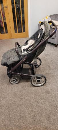 Image 2 of Mutsy pram and travel system + Kiddy ISOFIX car seat