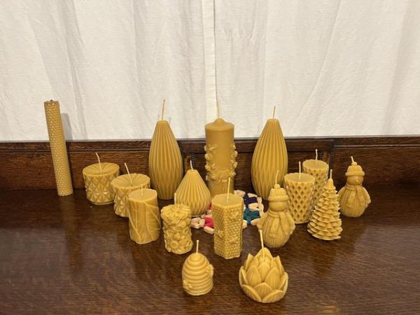 Image 5 of Honey and beeswax candles gift set