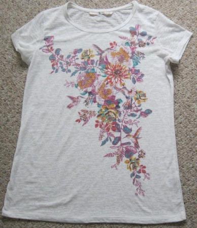 Image 3 of Ladies T-shirts size 8, sleeveless to long sleeved.