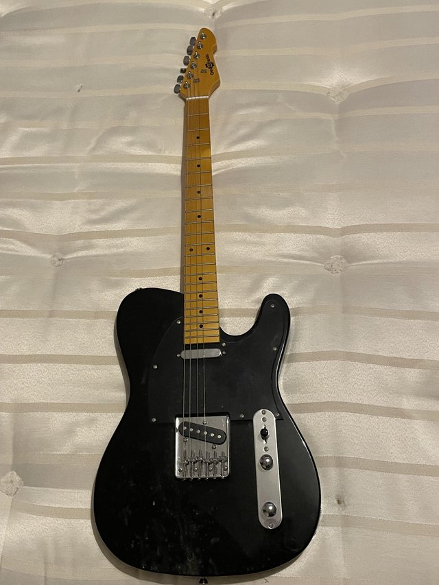 Preview of the first image of TELECASTER-STYLE GUITAR ST4.