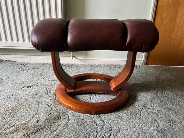 Image 2 of Free pair of footstools with wooden bases
