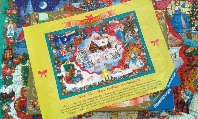 Image 3 of Limited Edition The Holly & the Ivy 1000pc Jigsaw Puzzle.