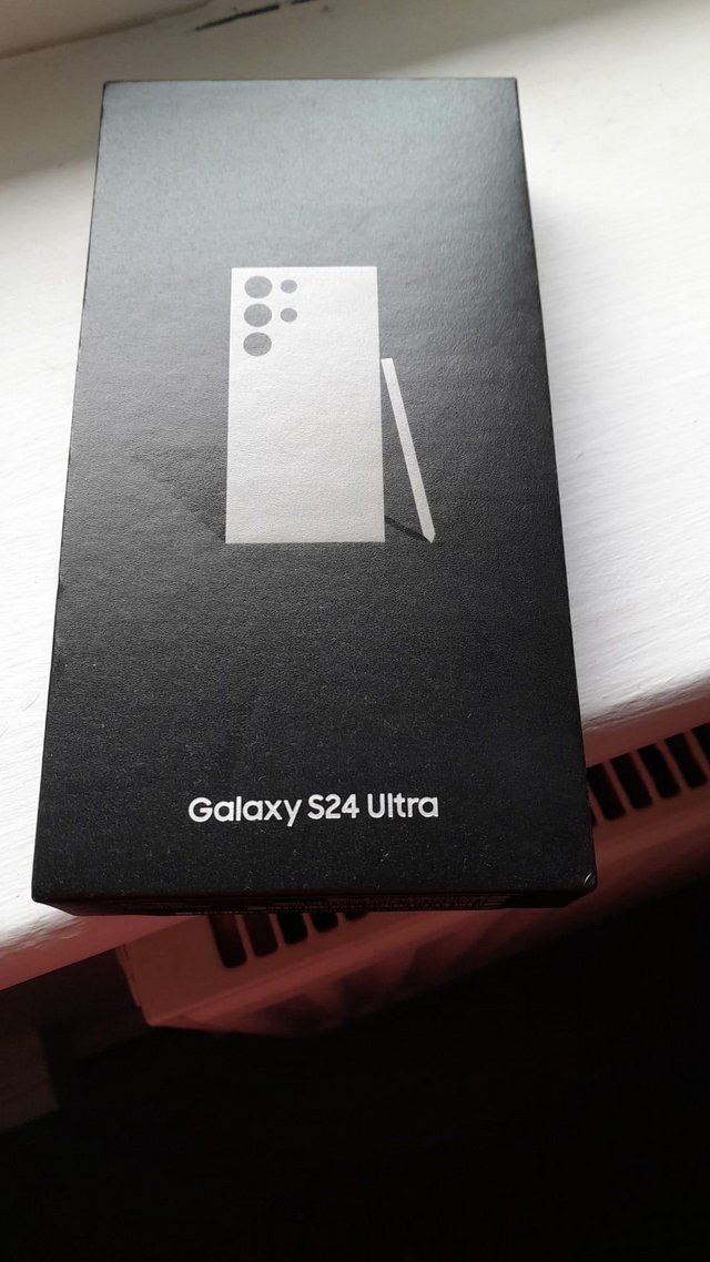 Preview of the first image of S24 Samsung titanium grey.