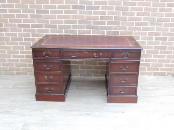 Image 16 of Chesterfield Desk + Chair Set (UK Delivery)