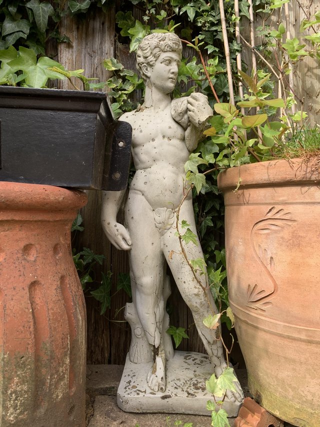 Preview of the first image of Michaelangelos David garden ornament.