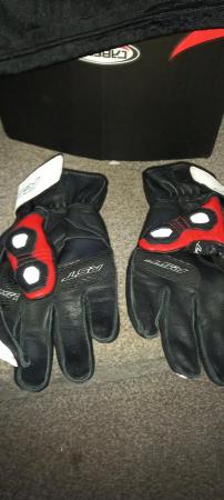 Image 1 of Rst stunt 3 gloves xl multiple colours amazing condition