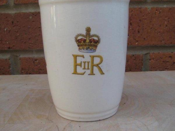 Image 3 of Coronation mug of Queen Elizabeth II