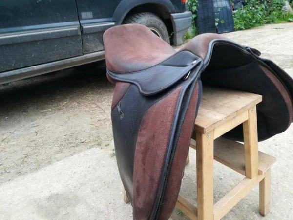 Image 2 of thorowgood synthetic griffin saddle