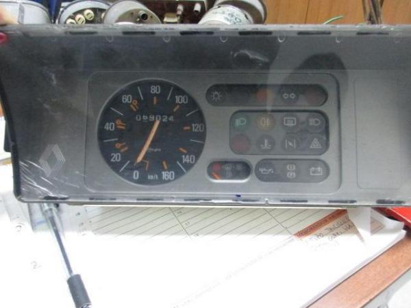 Image 3 of Instrument panel for Renault 5