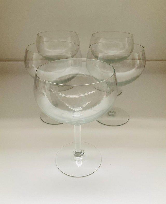 Preview of the first image of 5 large cocktail / wine glasses 500 ml.