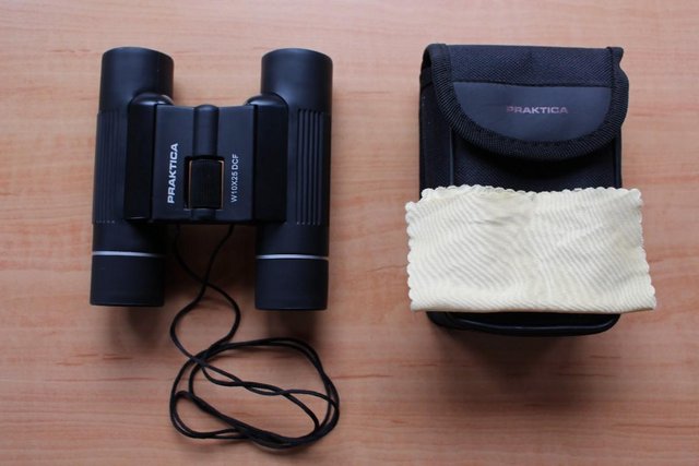 Preview of the first image of Praktica Compact Binoculars (W10X25 DCF).