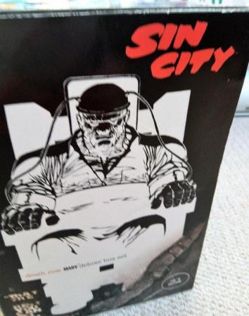 Image 3 of Death Row Marv deluxe model  from Sin City Comic