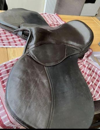 Image 1 of Treeless saddle 17.5” excellent condition