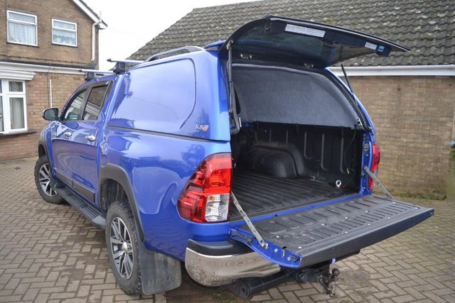 Image 2 of Toyota Hilux 2019 with canopyAuto 4x4 & TB &Thule roofbars