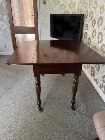 Image 3 of Antique mahogany dining table