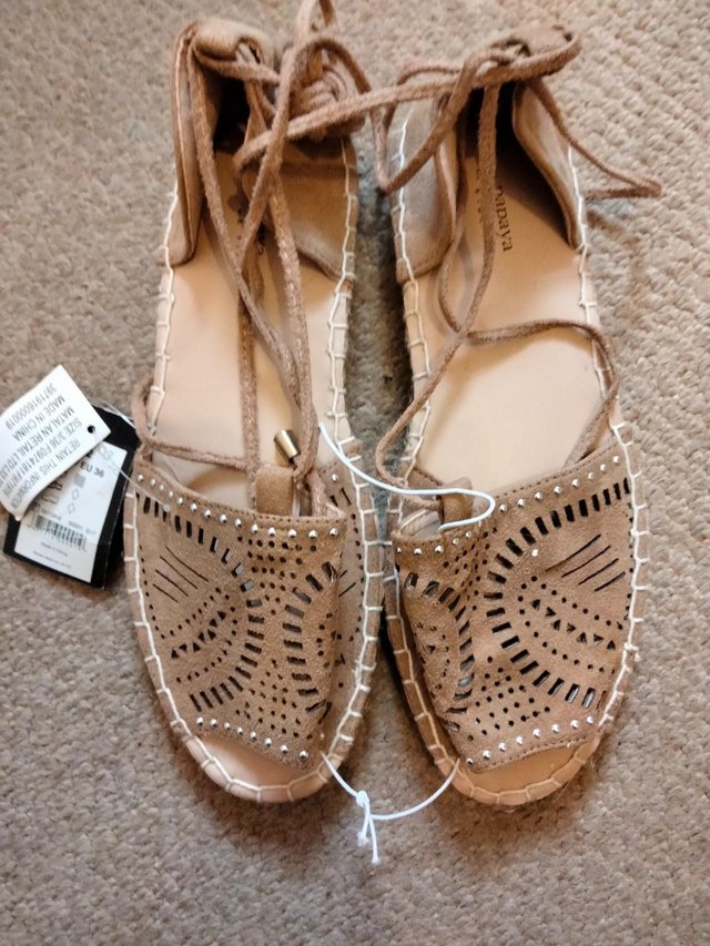 Preview of the first image of Women's Matalan Sandals Size 3.