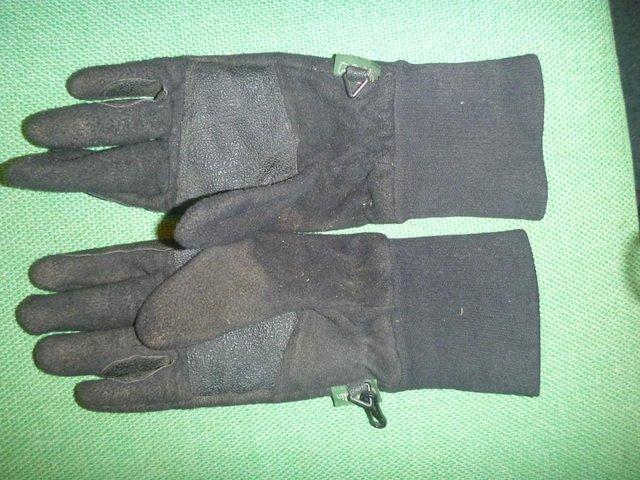 Preview of the first image of Horse: Riding Gloves waterproof small adult size as new.
