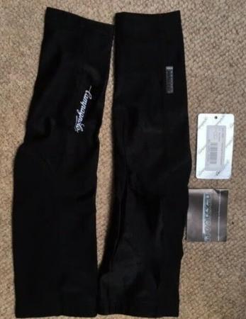 Image 2 of Campagnolo Metal Light Textran cycling arm warmers Large