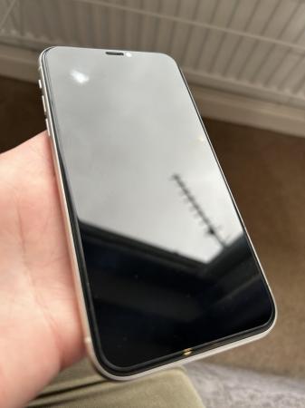 Image 3 of IPhone 11 128gb white immaculate