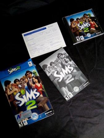Image 3 of SIMs 2 in box complete with CDROM
