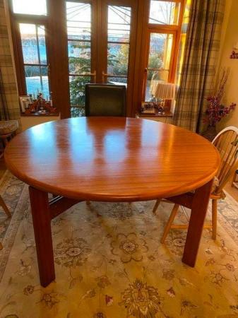 Image 3 of Round Dining Room Table Medium Colour
