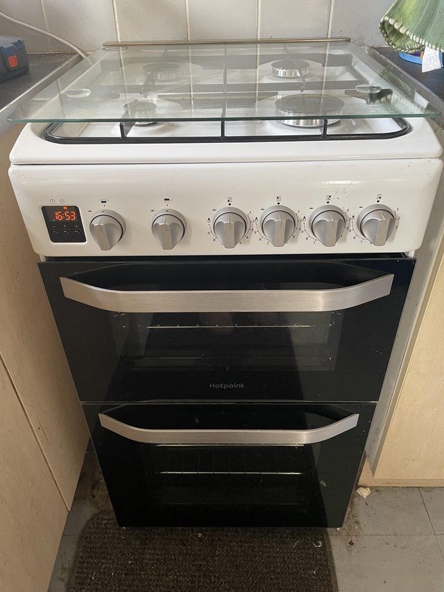 Preview of the first image of Hotpoint gas cooker month old.