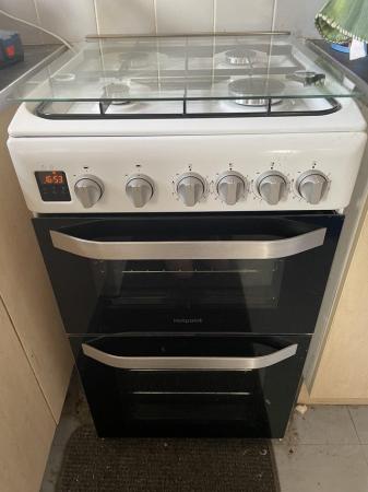 Image 1 of Hotpoint gas cooker month old