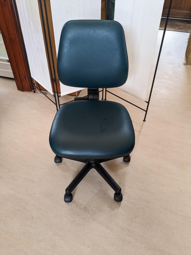Preview of the first image of Office / Salon chairs - Gas lift seat with adjustable back.