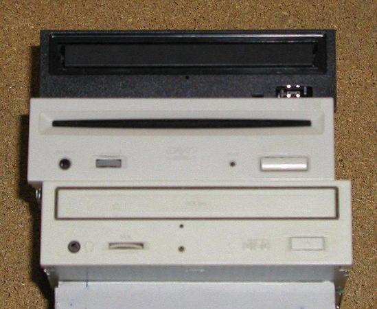Image 1 of 2x CDROM drives - both should work
