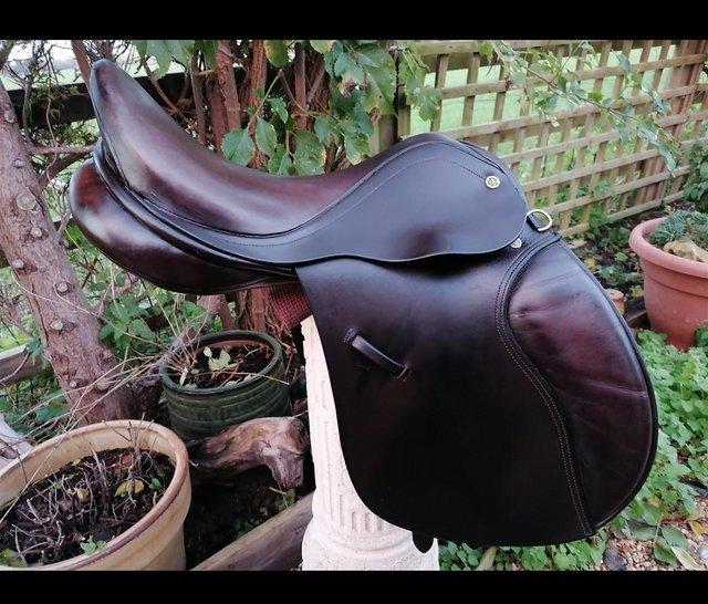 Preview of the first image of Barnsby Brown wide fit saddle 17 inch.