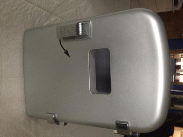 Image 3 of Thermo Electric Cooler And Warmer 12 Volt Dc