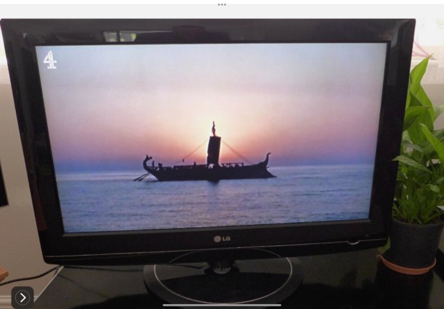 Preview of the first image of 32 inch LG TELEVISION , EXCHANGE FOR SMALLER TELEVISION.