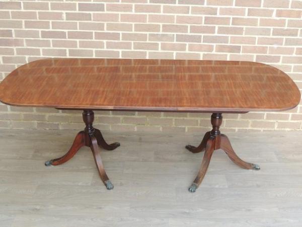 Image 14 of Beresford & Hicks Extendable Dining Table (UK Delivery)
