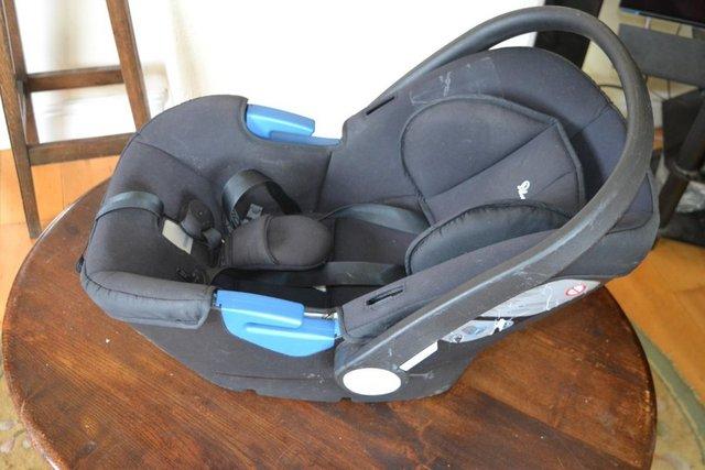 Preview of the first image of Silver Cross Simplicity baby car seat very good condition.