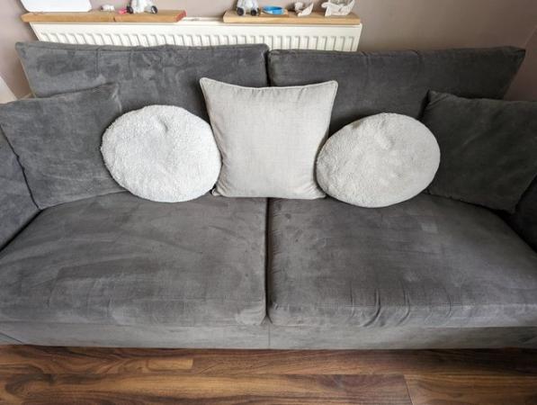 Image 8 of Valencia 3 seater sofa and armchair