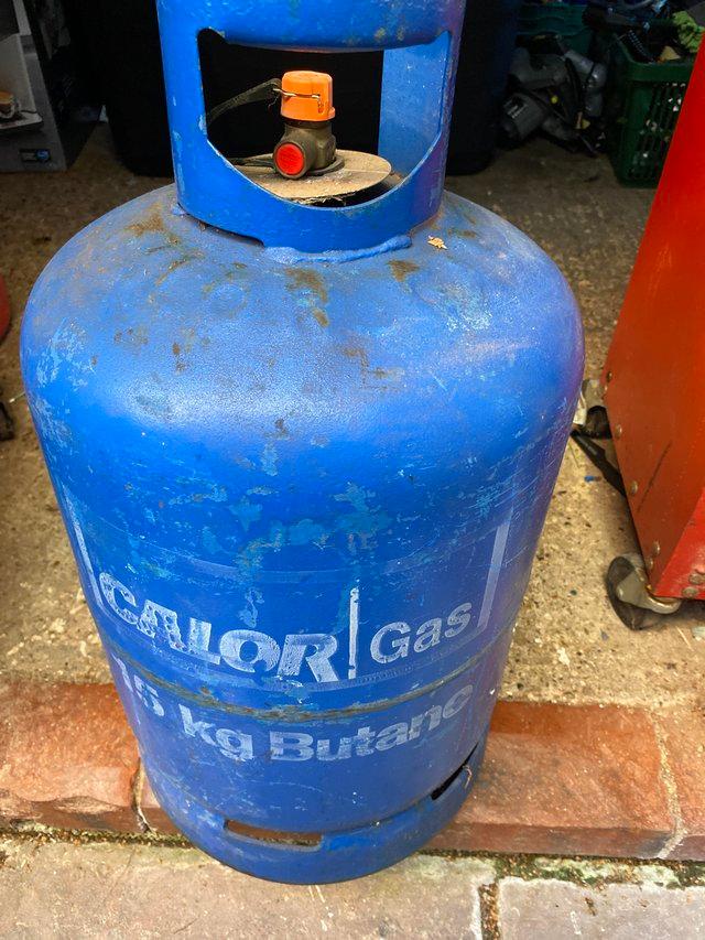 Preview of the first image of Mobile gas fire with gas bottle.