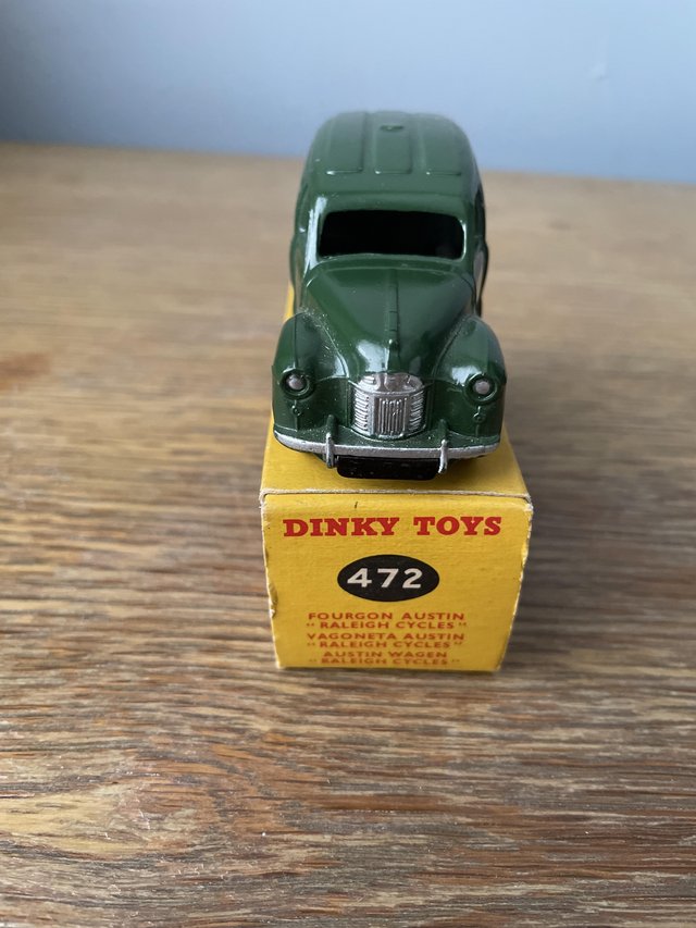 Preview of the first image of Dinky Toys 472 Austin Van.
