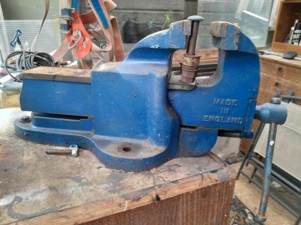 Image 3 of REDUCED Heavy Duty Cast Iron Vice. Record No 25