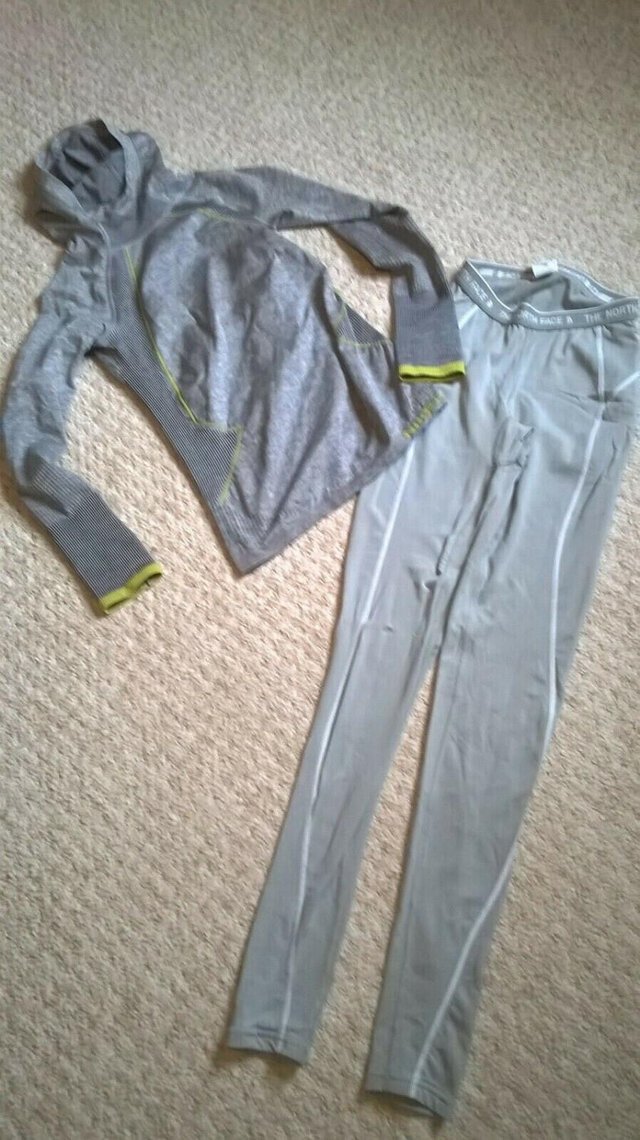 Preview of the first image of NIKE THERMAL TOP NORTHFACE LEGGINGS NEW FREE POST.