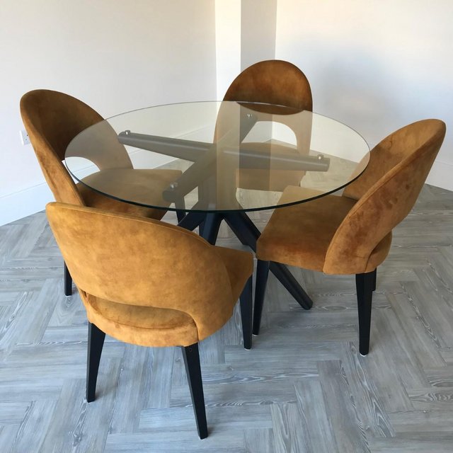 Preview of the first image of John Lewis dining room table and 4 chairs.