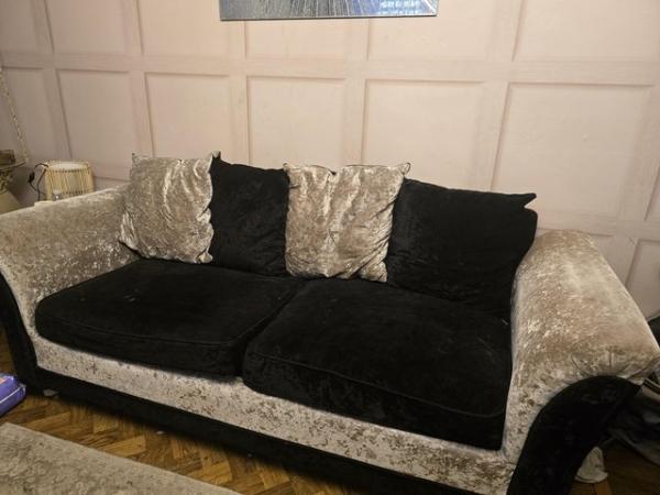Image 1 of Gorgeous crushed velvet 3 + 2 sofas !