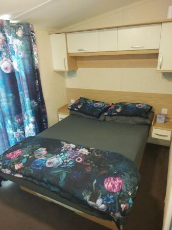 Image 7 of Stunning 8 berth static for rent on lido in prestatyn