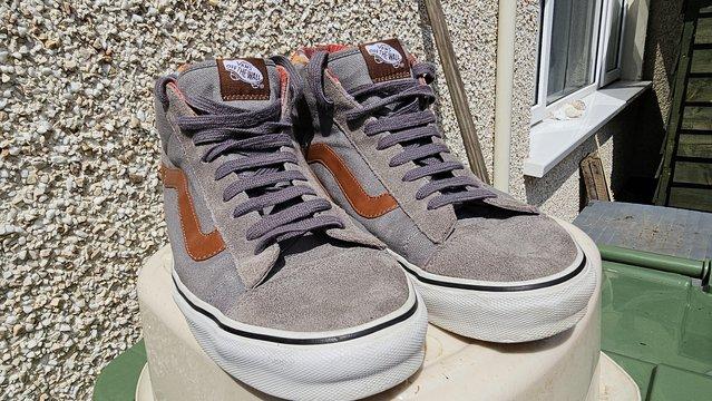Preview of the first image of Mens Vans trainers size 11.