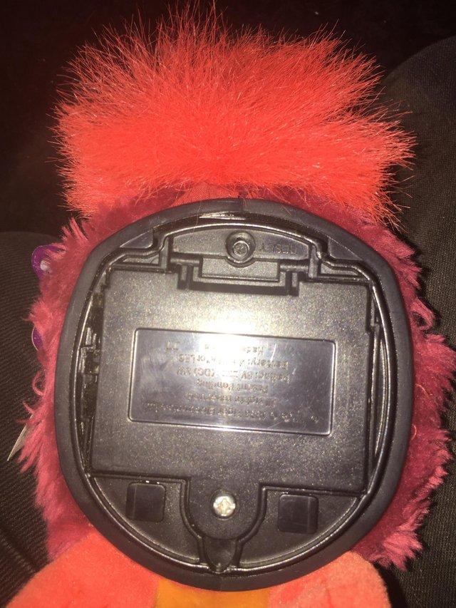 Preview of the first image of Vintage Furby 70-800 1999 Orange/Dark Red.